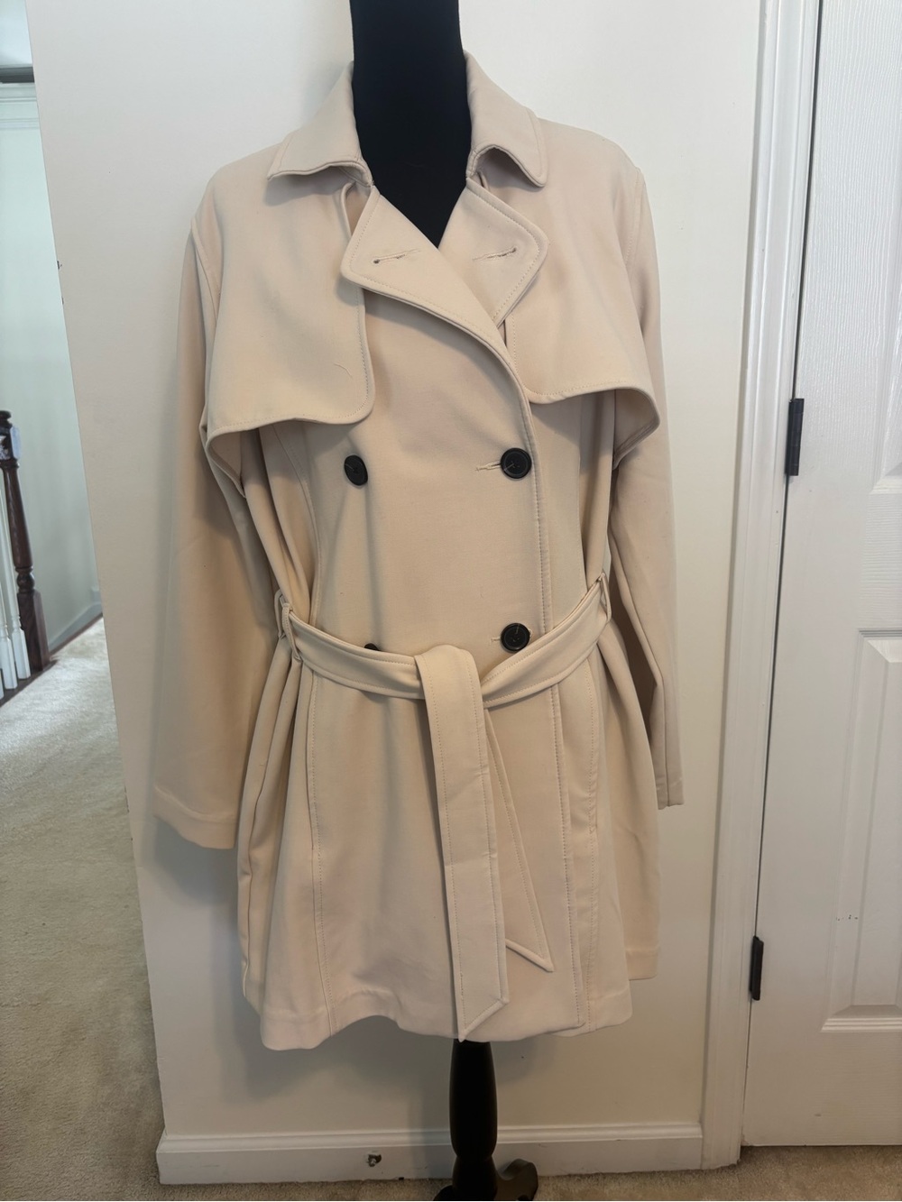 Abercrombie & Fitch Light Cream Double-Breasted Trench Coat